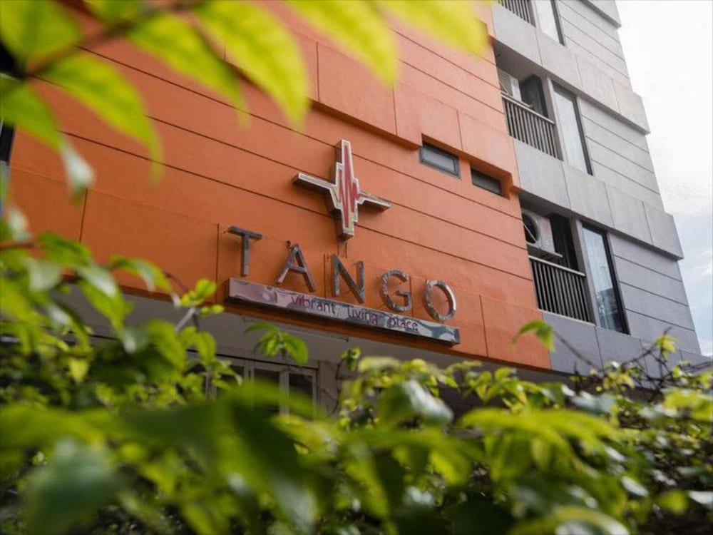 Tango Vibrant Living Hotel - SHA Extra Plus Bangkok Exterior foto