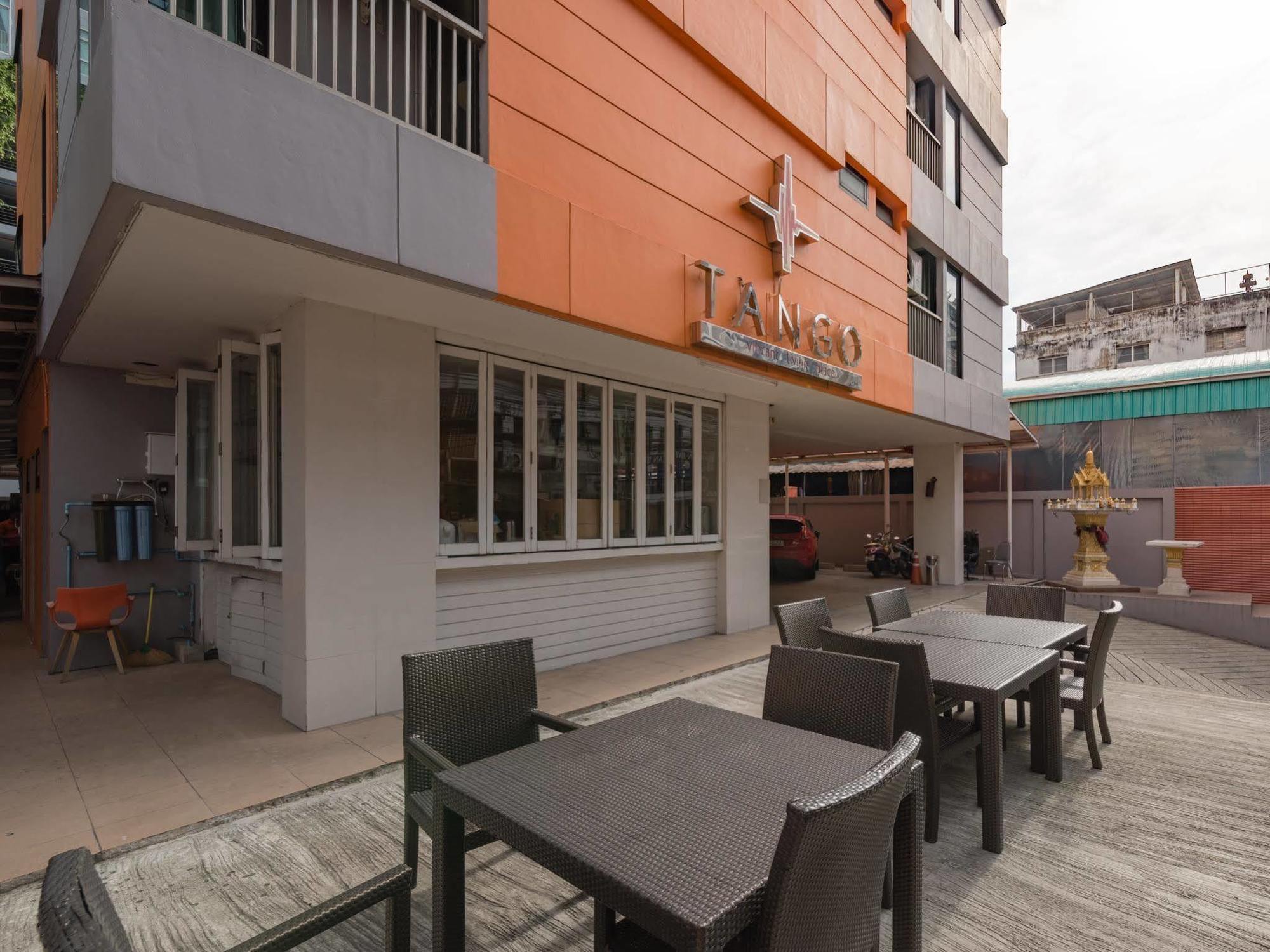 Tango Vibrant Living Hotel - SHA Extra Plus Bangkok Exterior foto