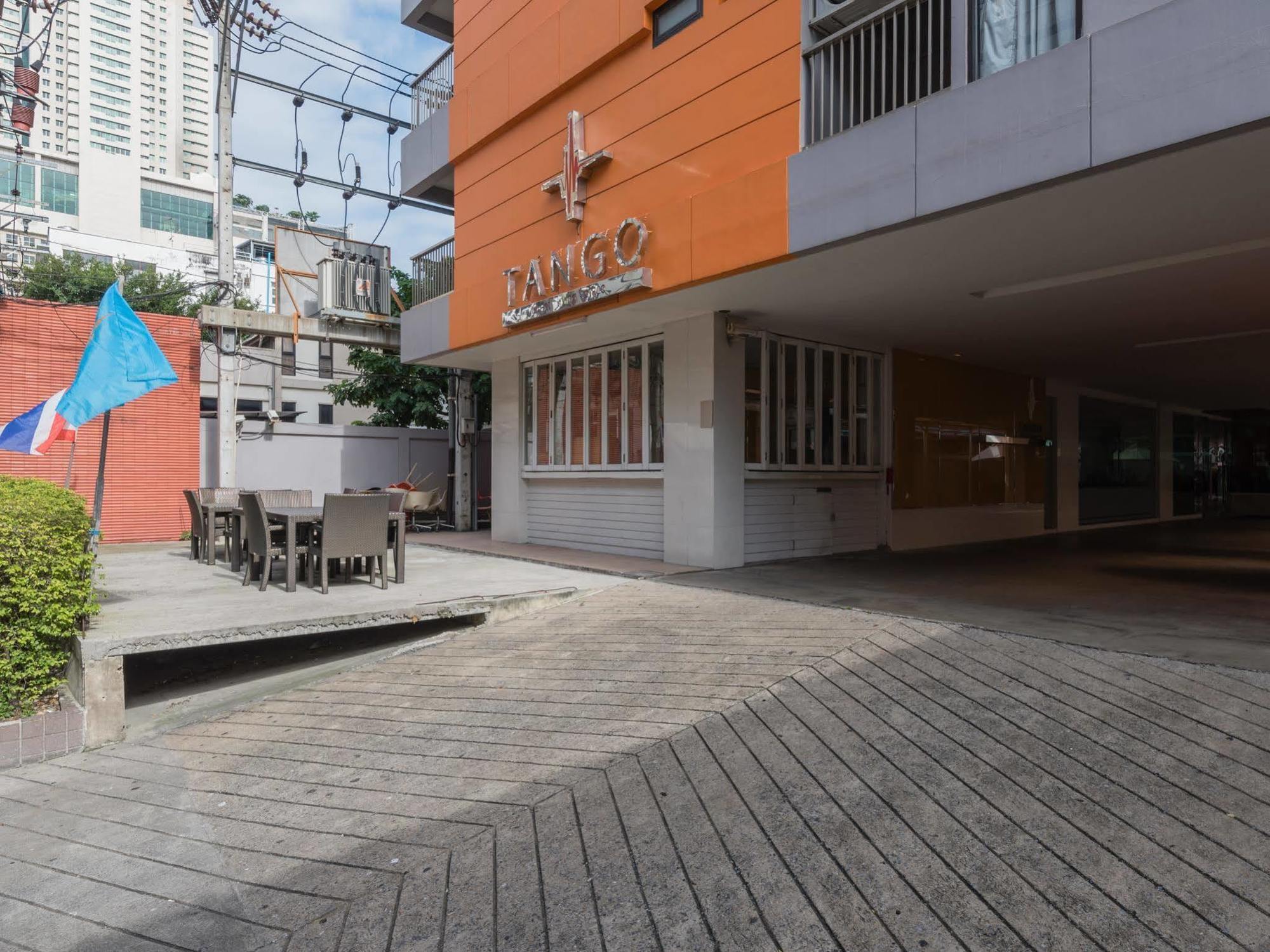 Tango Vibrant Living Hotel - SHA Extra Plus Bangkok Exterior foto